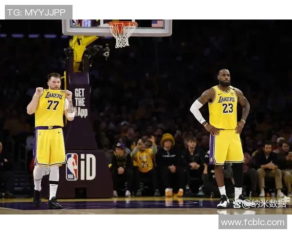 2009年湖人队与爵士队季后赛首战精彩回顾与赛况分析
